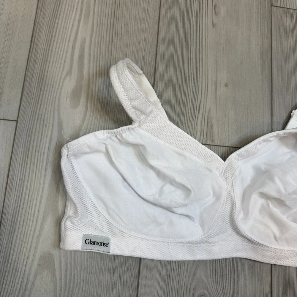 Glamorise 1006 Size 44D‎ Wirefree Sports Bra White MagicLift Seamless